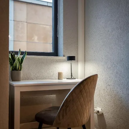 Modern Urban Escape @the Office With Parking Space 아파트 *